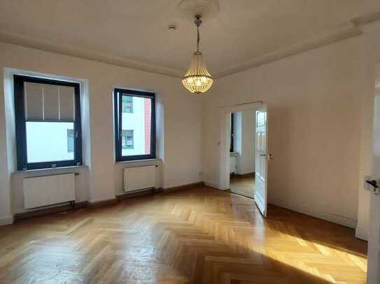 Lichtdurchflutete Etagenwohnung - Wohnen auf der Bel-Etage. Die Wohnung mit den gewissen Extras