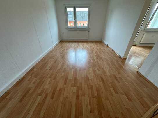 neue EBK mögl. / DG = 3. OG / Südbalkon / Bad mit Fenster / ...in Reichenbrand !