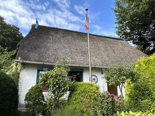 Wunderschönes gepflegtes Reetdachhaus mit Bungalowanbau