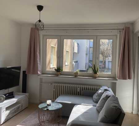 Großes WG Zimmer mit eigenem Balkon