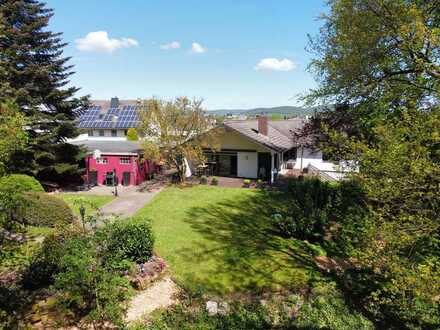 Großzügiger Bungalow mit extravaganter Ausstattung auf parkähnlichem Grundstück in Freigericht