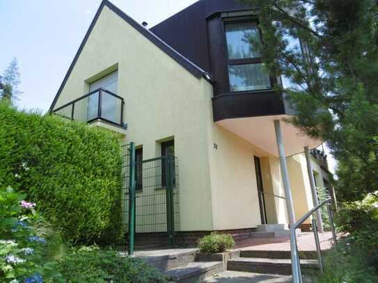 MG-Odenkirchen! Interessante Doppelhaushälfte in zentraler Cityrandlage mit großem Grundstück