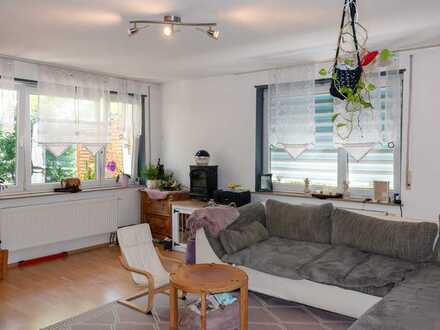 Helle Erdgeschosswohnung mit 4 Zimmern und Garten!