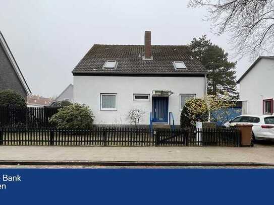 Freistehendes Einfamilienhaus mit Garage in Bothfeld