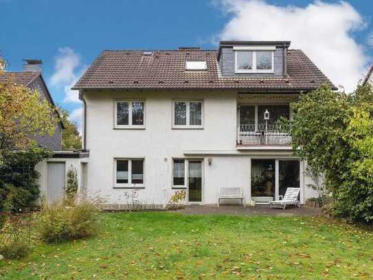 NEU IN OPLADEN: 2-Familienhaus mit ca. 216 m² Wohnfläche auf 551 m² Grundstück