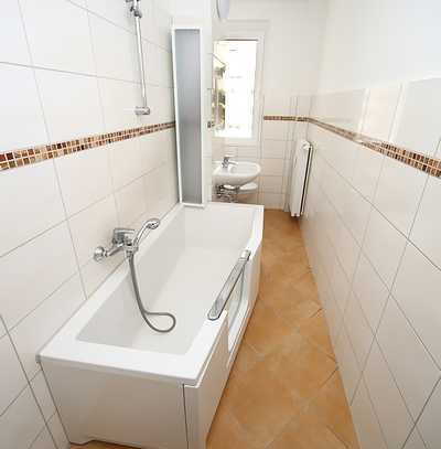 Schöne 2-Raumwohnung mit begehbarer Badewanne