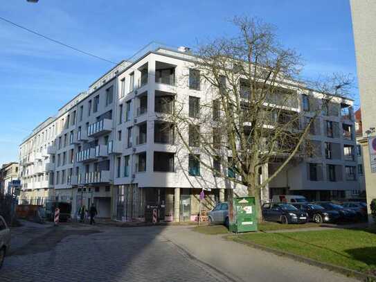 Exklusive, hochwertige Stadtwohnung mit großem Balkon, Einbauküche und TG Stellplatz