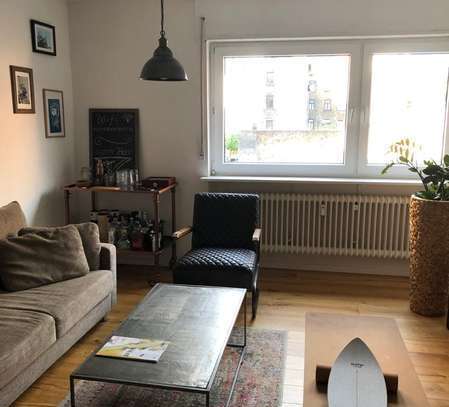 Komplett sanierte Altbauwohnung im 2. OG mit Dielenböden & Balkon!