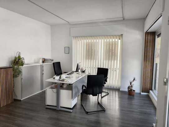 Moderne Büro/Praxisflächen in Top-Lage von Langen