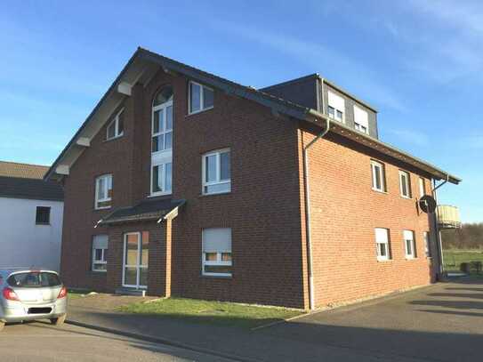 Schöne helle 3 Zi-OG Wohnung in ruhiger Lage mit Balkon in Hatterath.