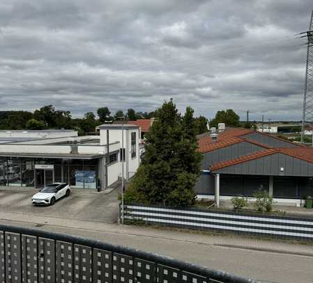 Exklusive 1-Raum-Wohnung mit Balkon in Graben-Neudorf