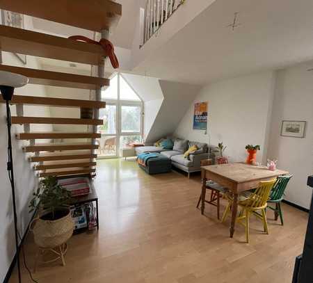 2,5 (3)-Zimmer-Maisonette Wohnung mit Balkon und EBK in toller Lage!