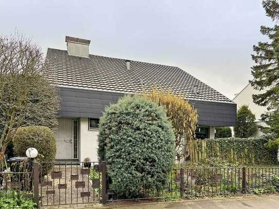 Schöne Architektur! Freistehendes 1-Familien-Haus mit Einliegerwohnung in Aussichtslage