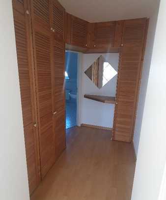 schöne Dachwohnung mit Fahrstuhl