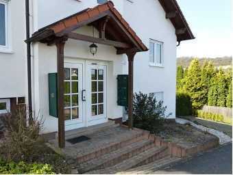 Schöne 3-Zimmer-Hochparterre-Wohnung mit Balkon und Stellplatz in Sinzig