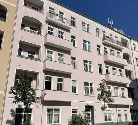 Bezugs- u. provisionsfrei von privat: 2-Zi-Whg (Altbau), Balkon, Loggia, EBK in Friedrichshain