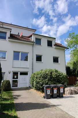 Langenhagen - Schulenburg: 3 - Zimmer - Wohnung mit großer Terrasse und Garage