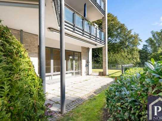 Weitläufige Wohnung mit eigenem Garten und Waldpanorama