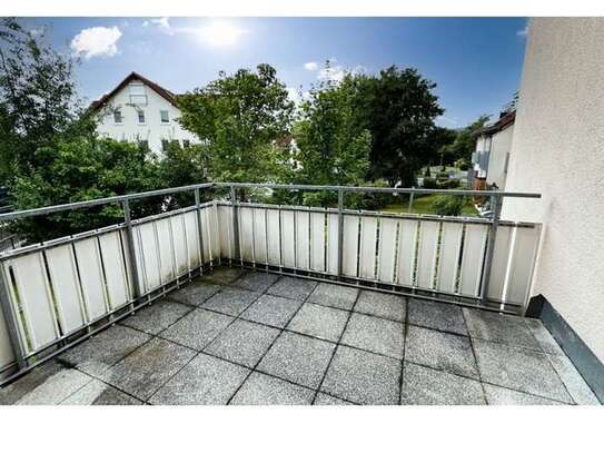 900 € - 78 m² - 3.0 Zi.