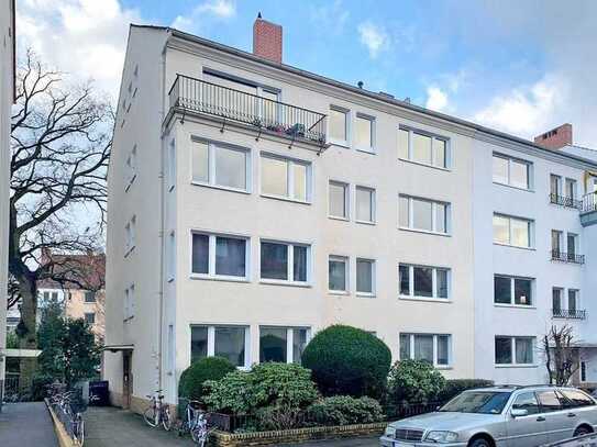 2-Zimmer-Dachgeschosswohnung mit französischem Balkon am Maschsee