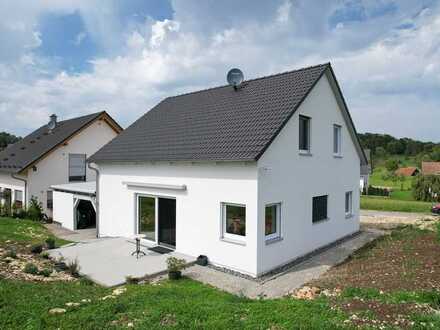 Einfamilienhaus "Natur" - Energiesparender Neubau mit Doppelgarage und sonnigem Garten