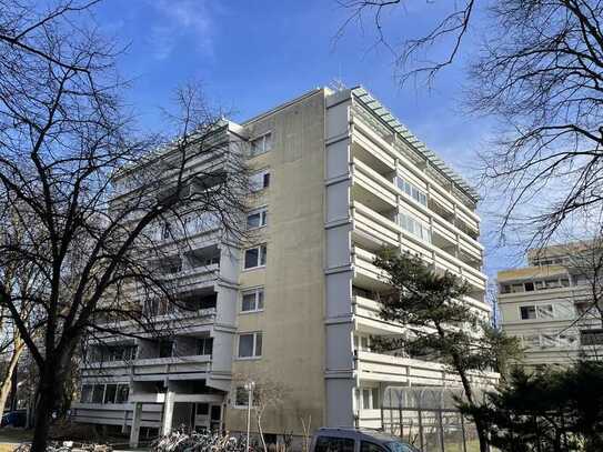 Bezugsfreie 3 Zi. Wng mit Balkon und Blick zum Hogenbergplatz in ruhiger Lage