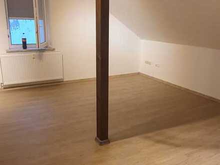 Gemütliche Dachgeschosswohnung mit Einbauküche