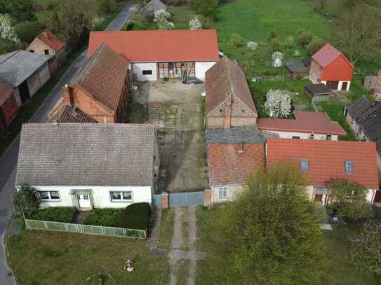 Idyllischer Dreiseitenhof bei Friesack