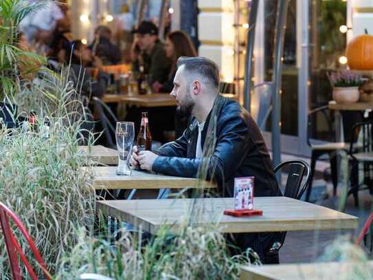 Eingeführtes Restaurant mit 3 auch gewerblich nutzbaren Wohnungen