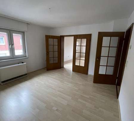 Attraktive und vollständig renovierte 4-Zimmer-Maisonette-Wohnung mit Balkon in Mannheim