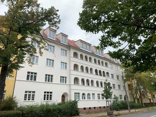 Helle 1,5 Zimmerwohnung mit Loggia