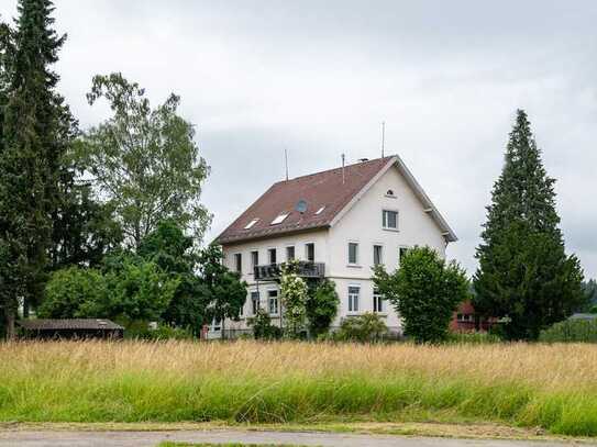 Gemeindehaus mit 2 Wohnungen in Bavendorf Nähe Ravensburg