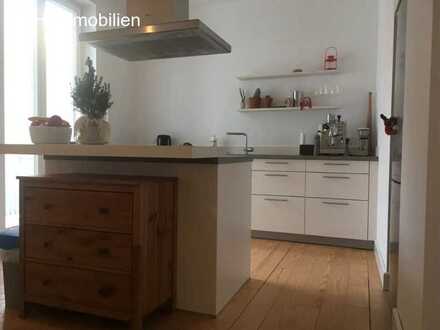 *** Großzügige Wohnung in einem sanierten Mehrfamilienhaus in TOP-Lage ***