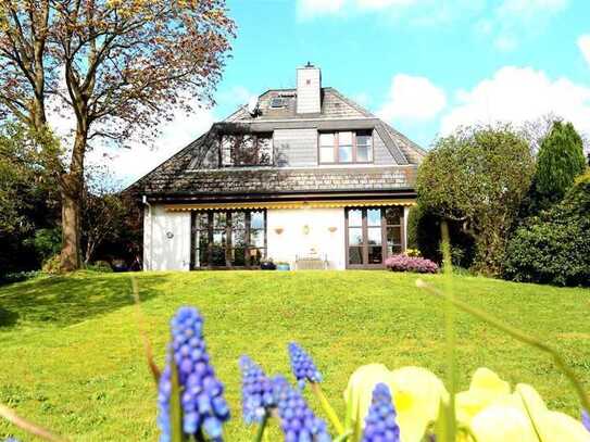 Traumhaftes Einfamilienhaus mit idyllischem Garten in Bönningstedt