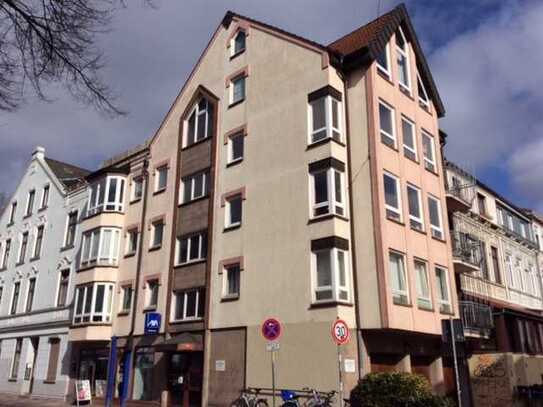 Solvente Mieter gesucht: Großzügige 3-Zimmer-Maisonette-Wohnung mit Dachterrasse