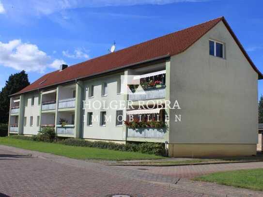 3-Raum-Wohnung mit Balkon und Garage auf dem Land