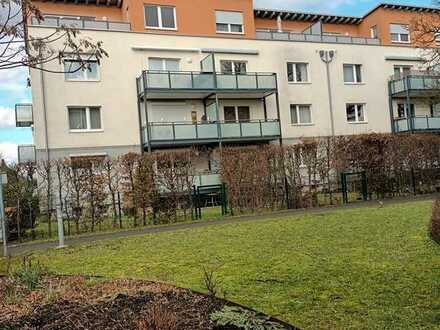 ***Sehr gepflegte 3 Zimmer Wohnung mit Balkon und 2 Stellplätzen***