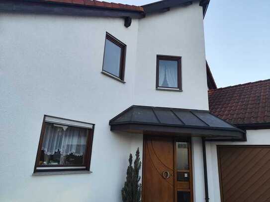 Charmante 3-Zimmer-Dachgeschosswohnung in ruhiger Lage von Hessigheim mit Balkon
