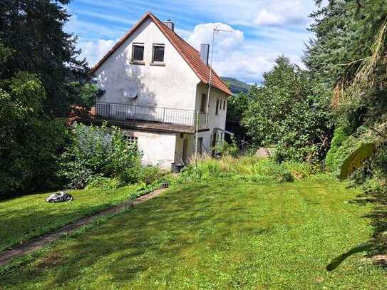 Geräumiges, preiswertes 8-Zimmer-Einfamilienhaus in Laufach