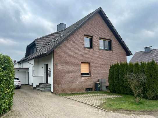 Gepflegtes Zweifamilienhaus mit Weitblick in einer ruhigen Anliegerstraße von Hüllhorst!