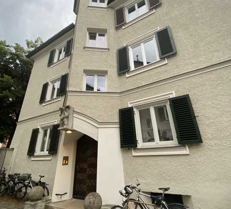 Sehr schöne 2-Zimmer-Wohnung in München Neuhausen mit Kfz-Stellplatz, WG geeignet