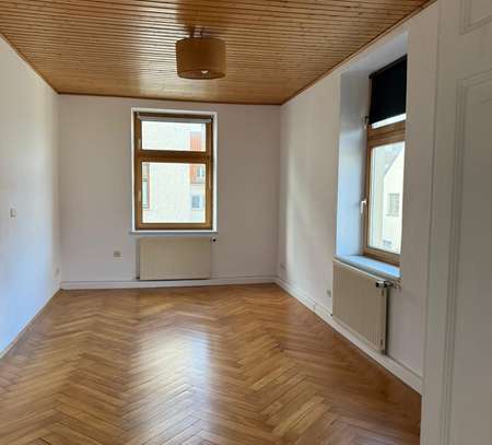 Charmante Altbauwohnung mit französischem Balkon und moderner Ausstattung