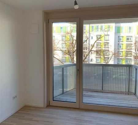 Exklusive 1-Raum-Wohnung mit luxuriöser Innenausstattung mit Balkon und EBK in München Obergiesing