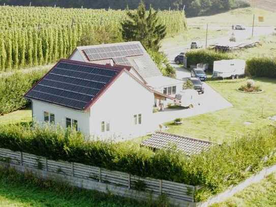 Ch.Schülke Immob., Rarität ! Charmantes, saniertes Einfamilienhaus auf großem Grundstück in Allei...