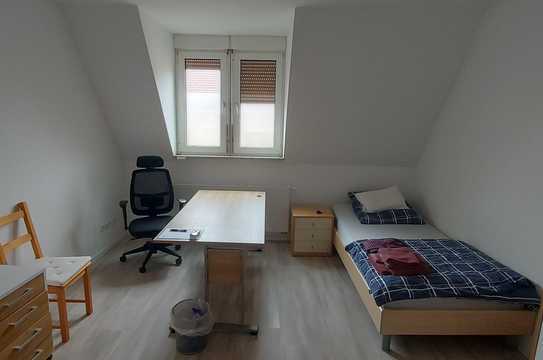 WG-Zimmer in sanierter Wohnung mit EBK in Mannheim