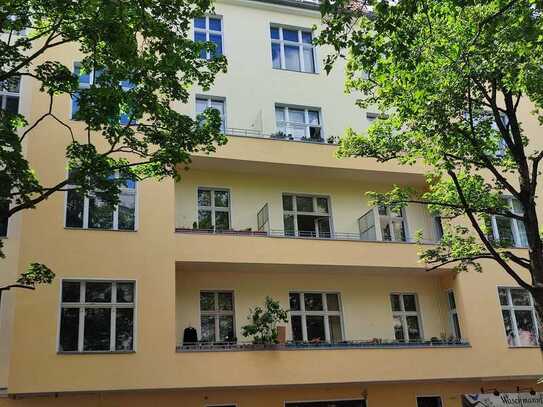 Gepflegtes BÜRO - Giesebrechtstraße - saniert - mit Balkon