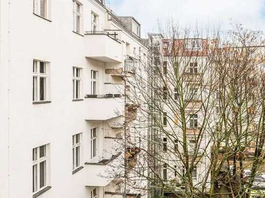 WESTEND: Ruhiges Wohnen am Kaiserdamm: 2-Zimmer-Wohnung im 3. OG mit Fahrstuhl/Gartenhaus