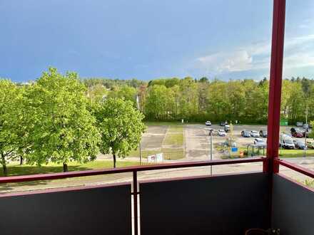 Geschmackvolle 3-Raum-Wohnung mit Balkon und EBK in Neusäß