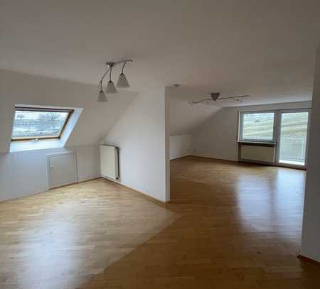 Schöne helle 3 Zimmer Wohnung in Burkardroth