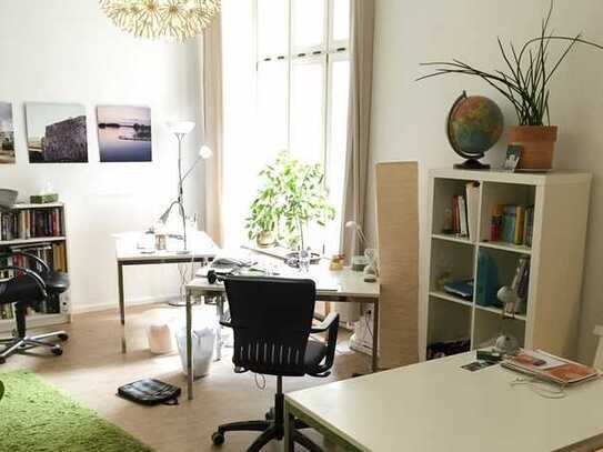 Free desks / freie Arbeitsplätze in hellem Medienbüro in Prenzlauer Berg - All-in-Miete